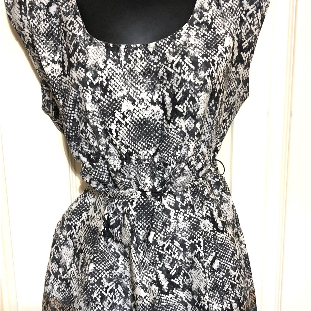 Motherhood‎ maternity snakeprint ombré belted batwing blouse top size small